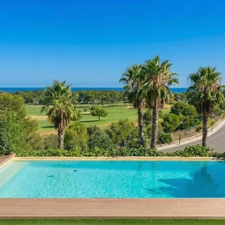 Bon Neguit Amaizing View High On Golf And Sea In High Comodity Suny Oriented Area Of Villa Sitges