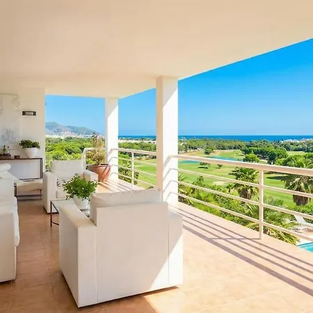 Bon Neguit Amaizing View High On Golf And Sea In High Comodity Suny Oriented Area Of Villa Sitges