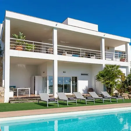 Bon Neguit Amaizing View High On Golf And Sea In High Comodity Suny Oriented Area Of Sitges