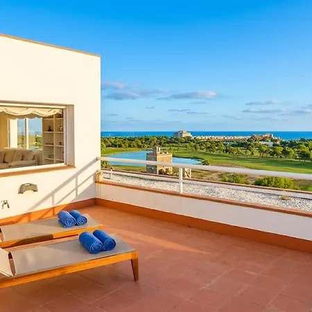 Bon Neguit Amaizing View High On Golf And Sea In High Comodity Suny Oriented Area Of Villa Sitges