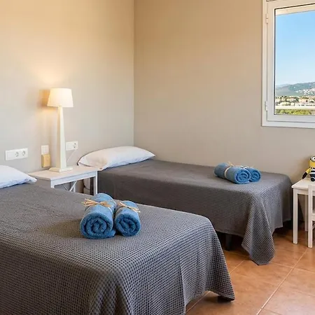 Bon Neguit Amaizing View High On Golf And Sea In High Comodity Suny Oriented Area Of * Sitges